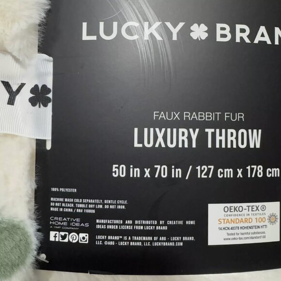 Lucky Brand Shamrock 4 Leaf Clover Faux Fur Throw Blanket Green St Patricks Day - Picture 9 of 9